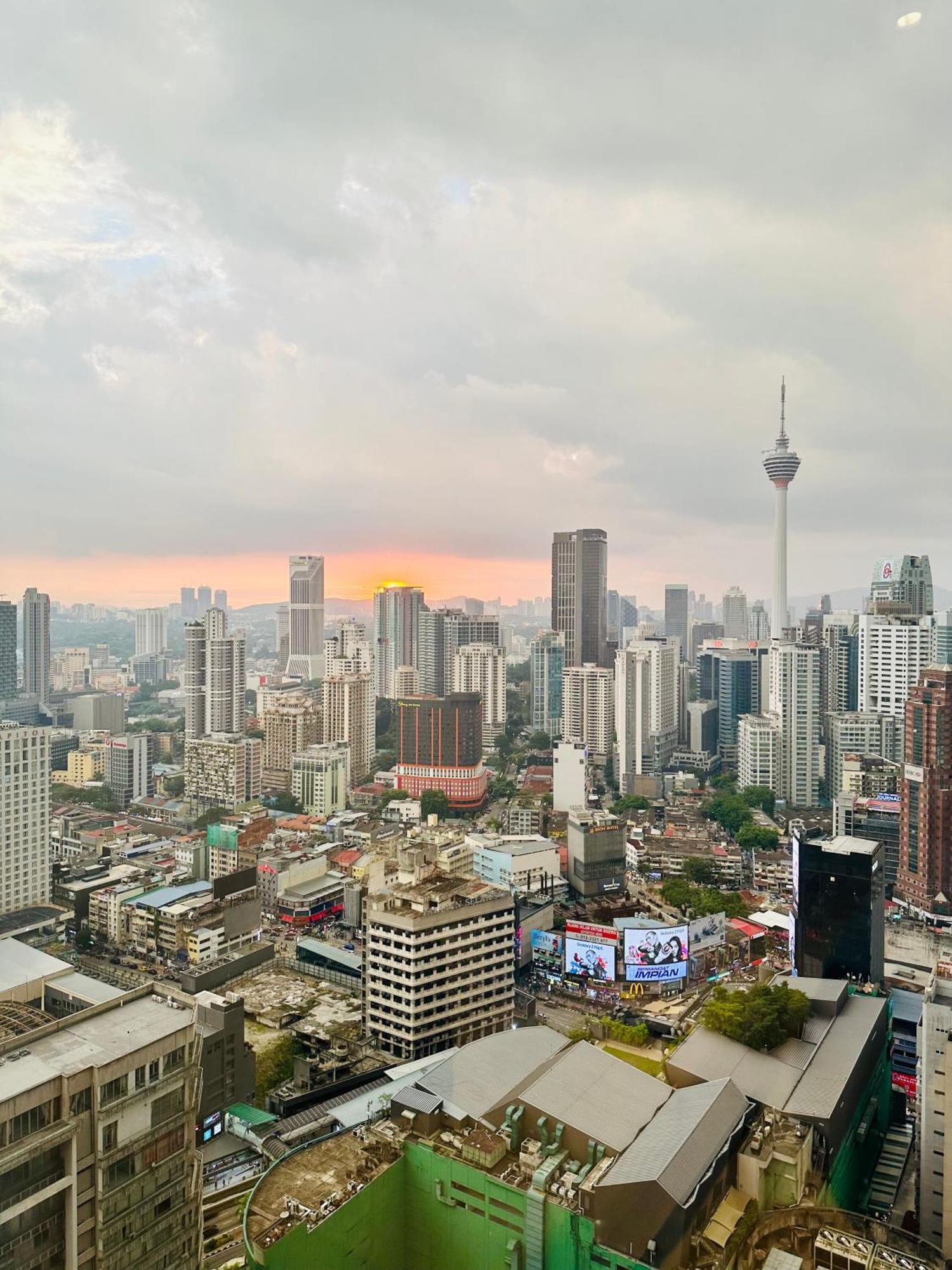 Klcc Suites At Axon Residence Куала Лумпур Екстериор снимка