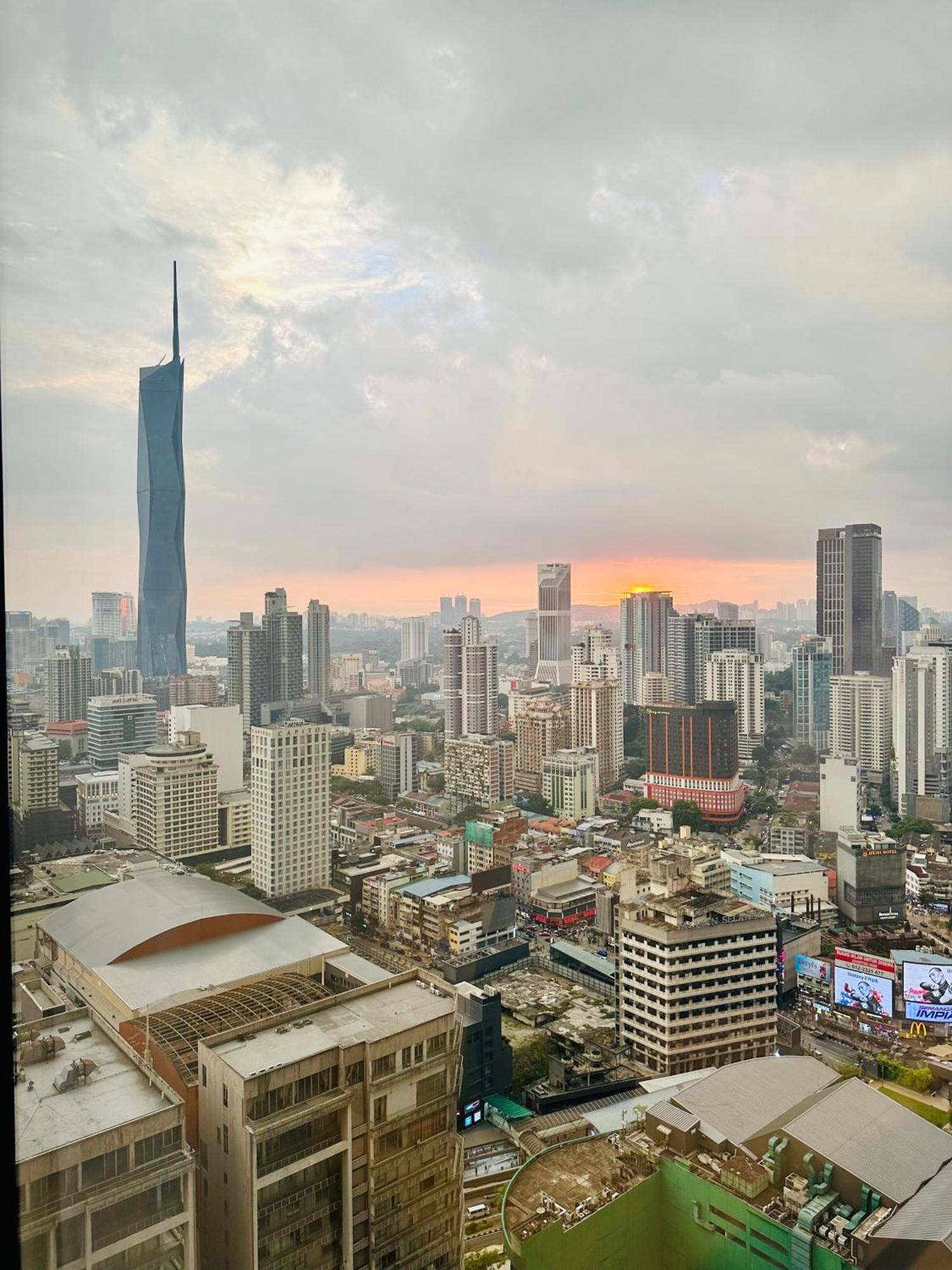 Klcc Suites At Axon Residence Куала Лумпур Екстериор снимка